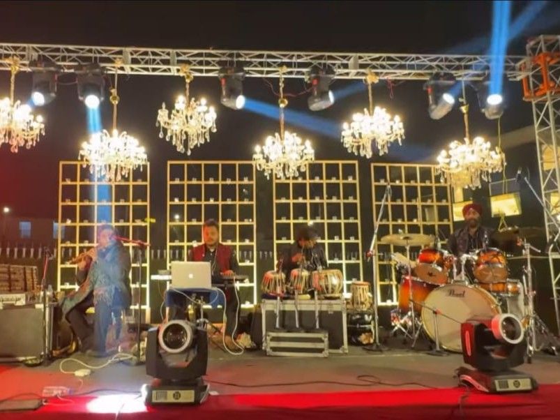 Ravi live