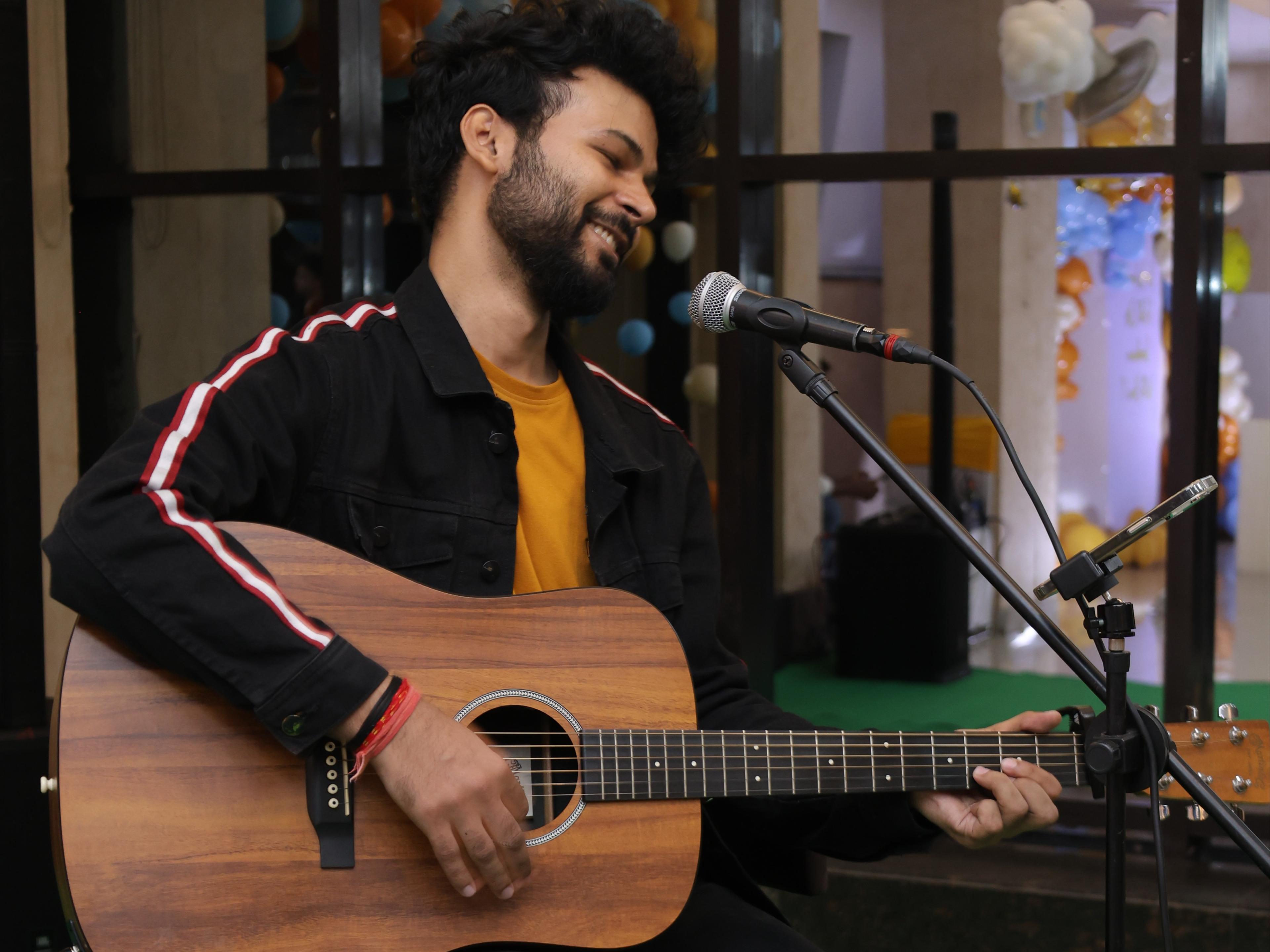 Vikhyat: The Soothing Voice