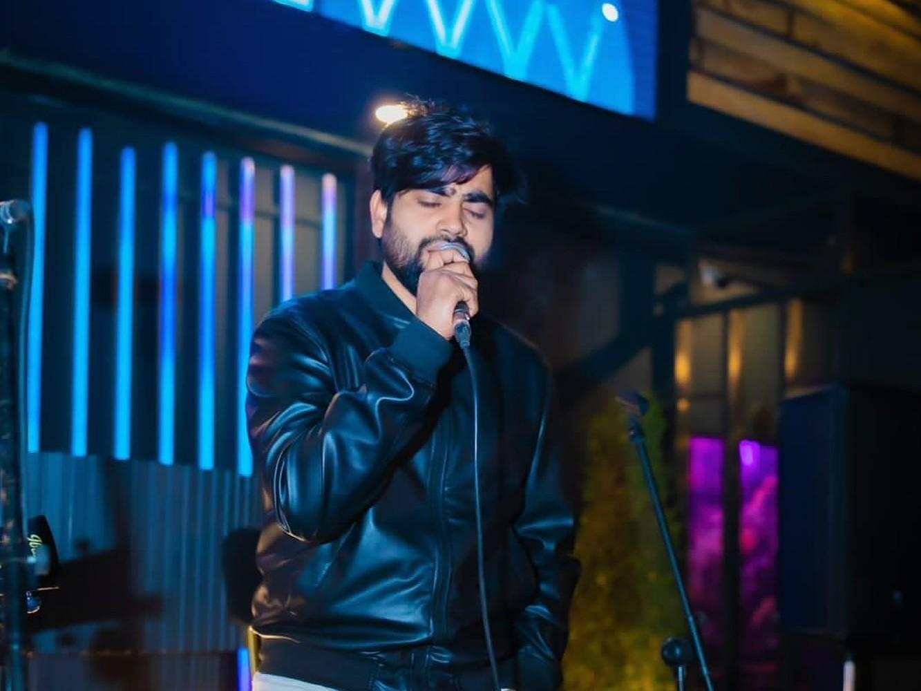 Ravi: Ghazal Maestro