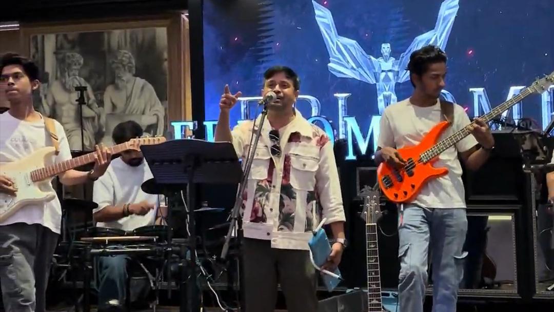Amit live performance