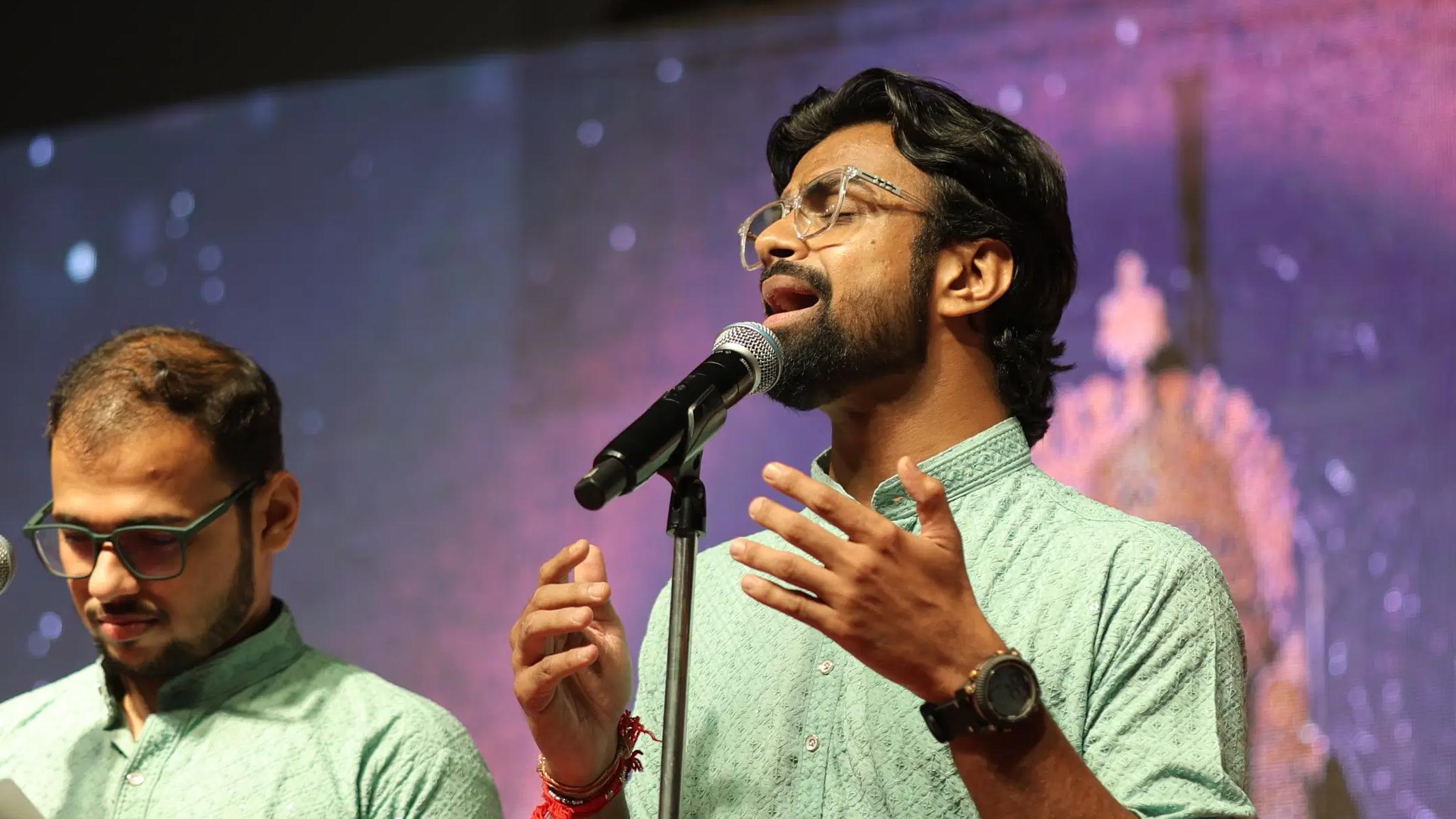 Chaitanya Ahir live performance
