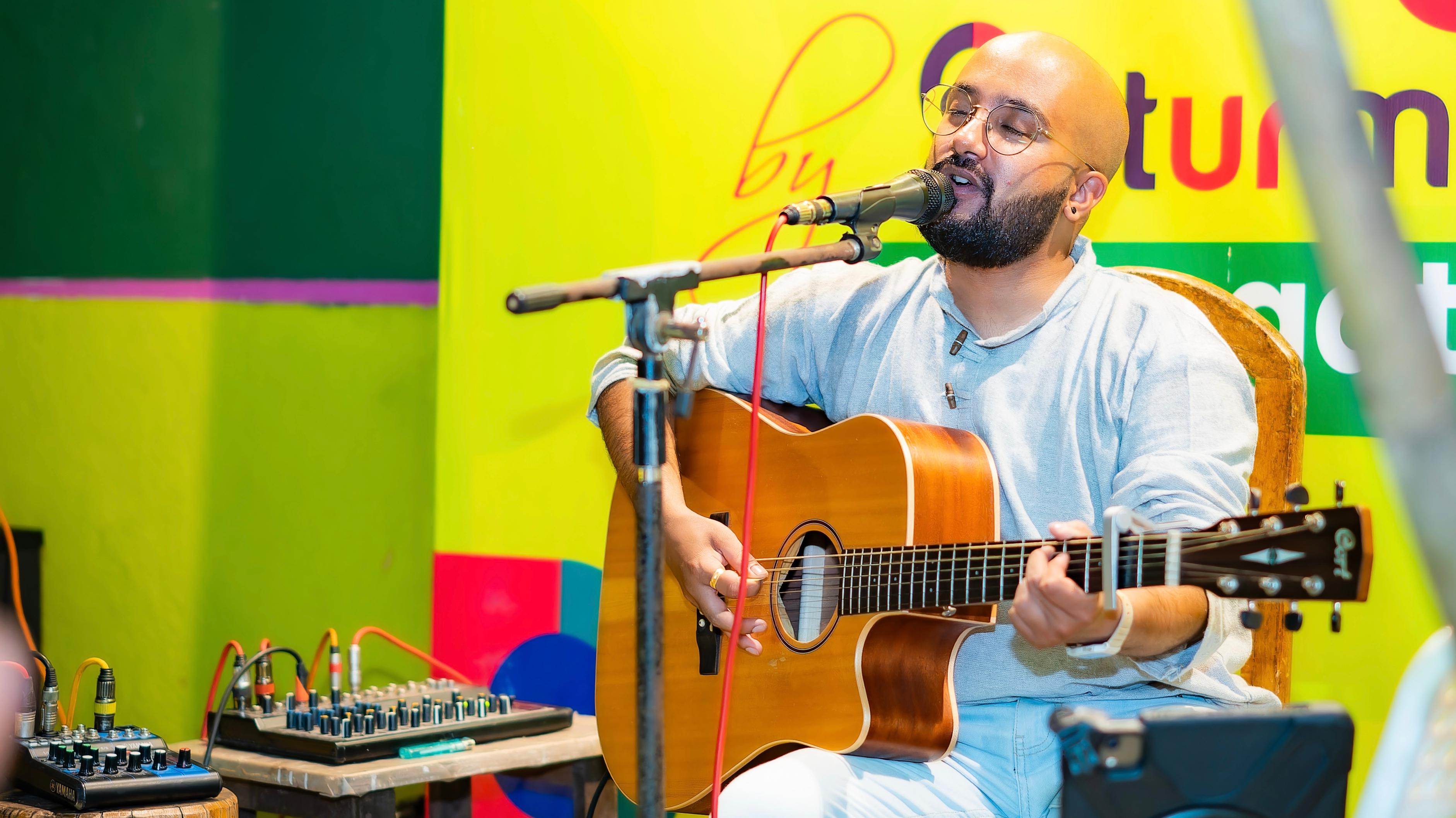 Hitesh : Soulful & Groover live performance