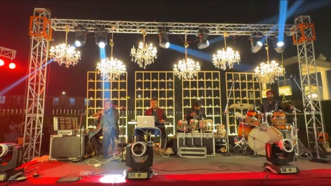 Rajdeep Bhatt live performance