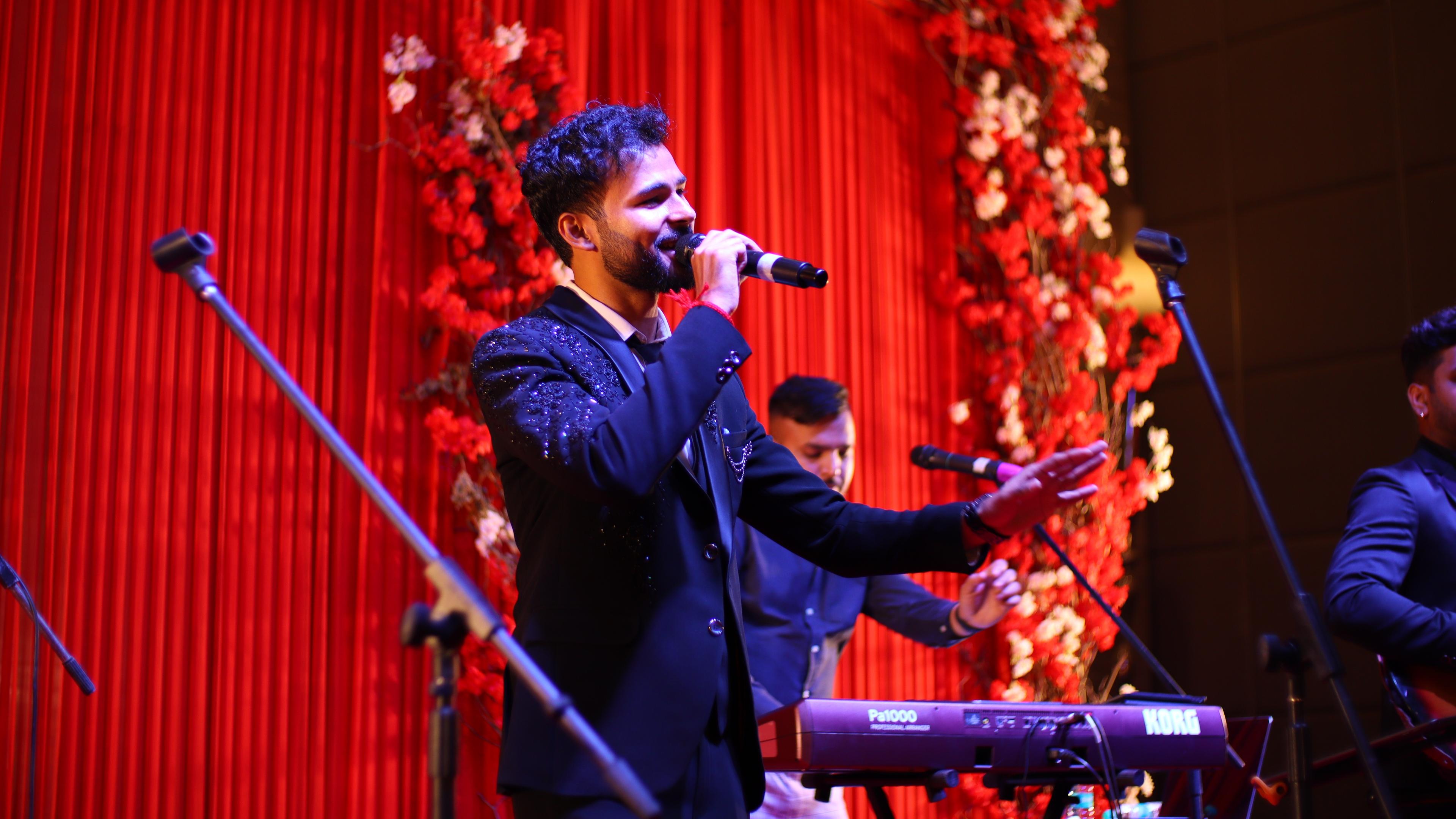 Vikhyat: The Soothing Voice live performance