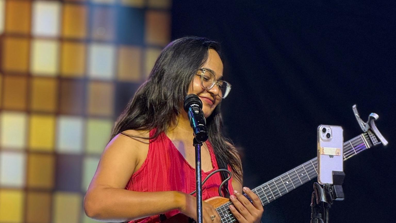 Anjali Bhugari live performance