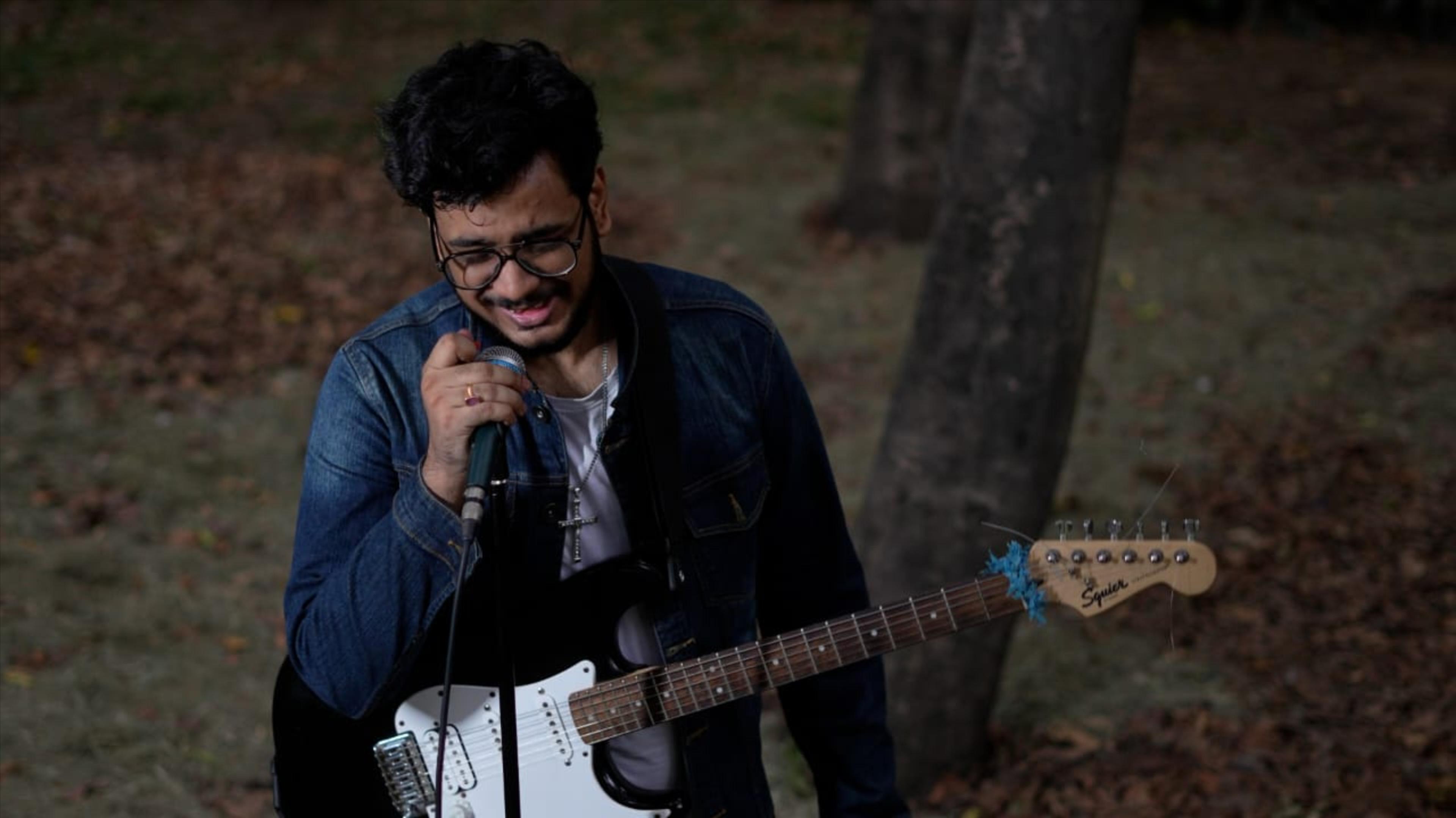Apoorv Sharan live performance