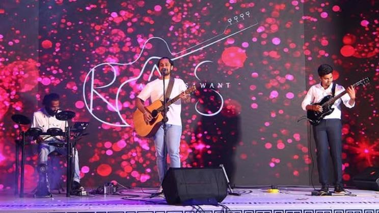 Amol live performance