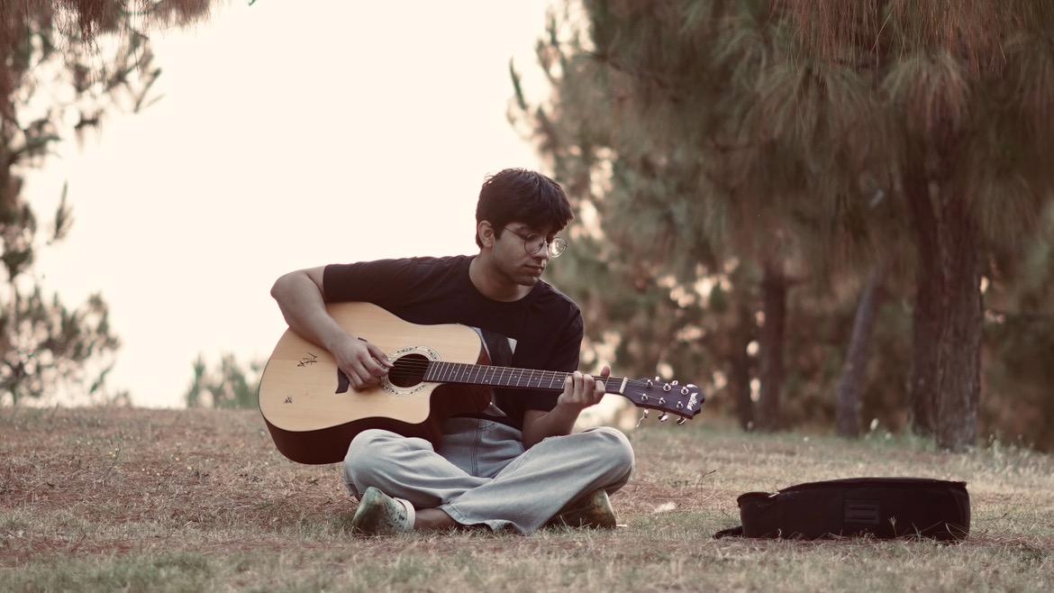 Nish live performance