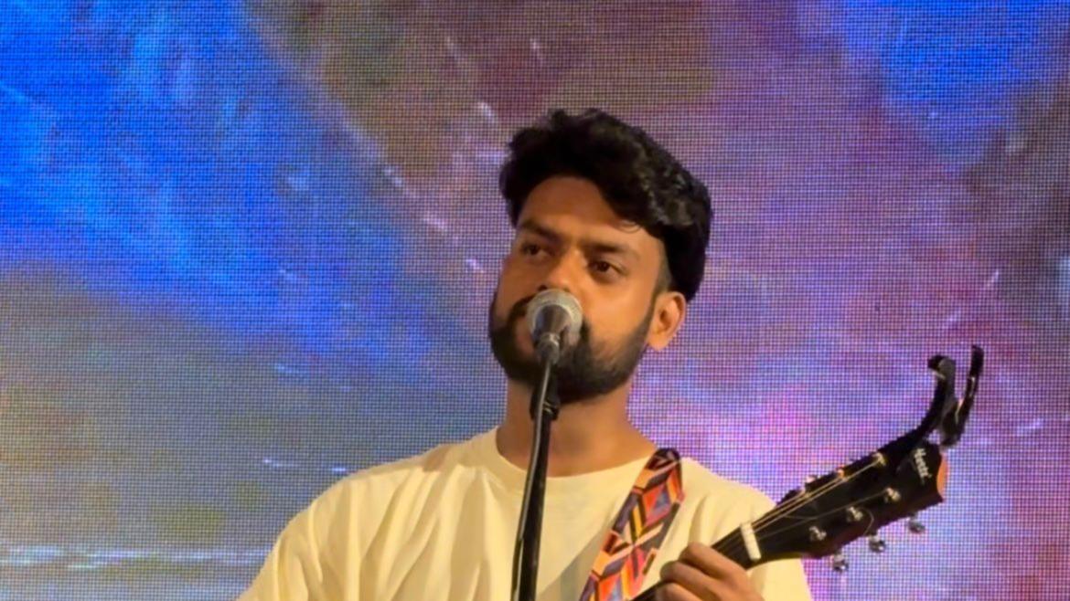 Kaali live performance