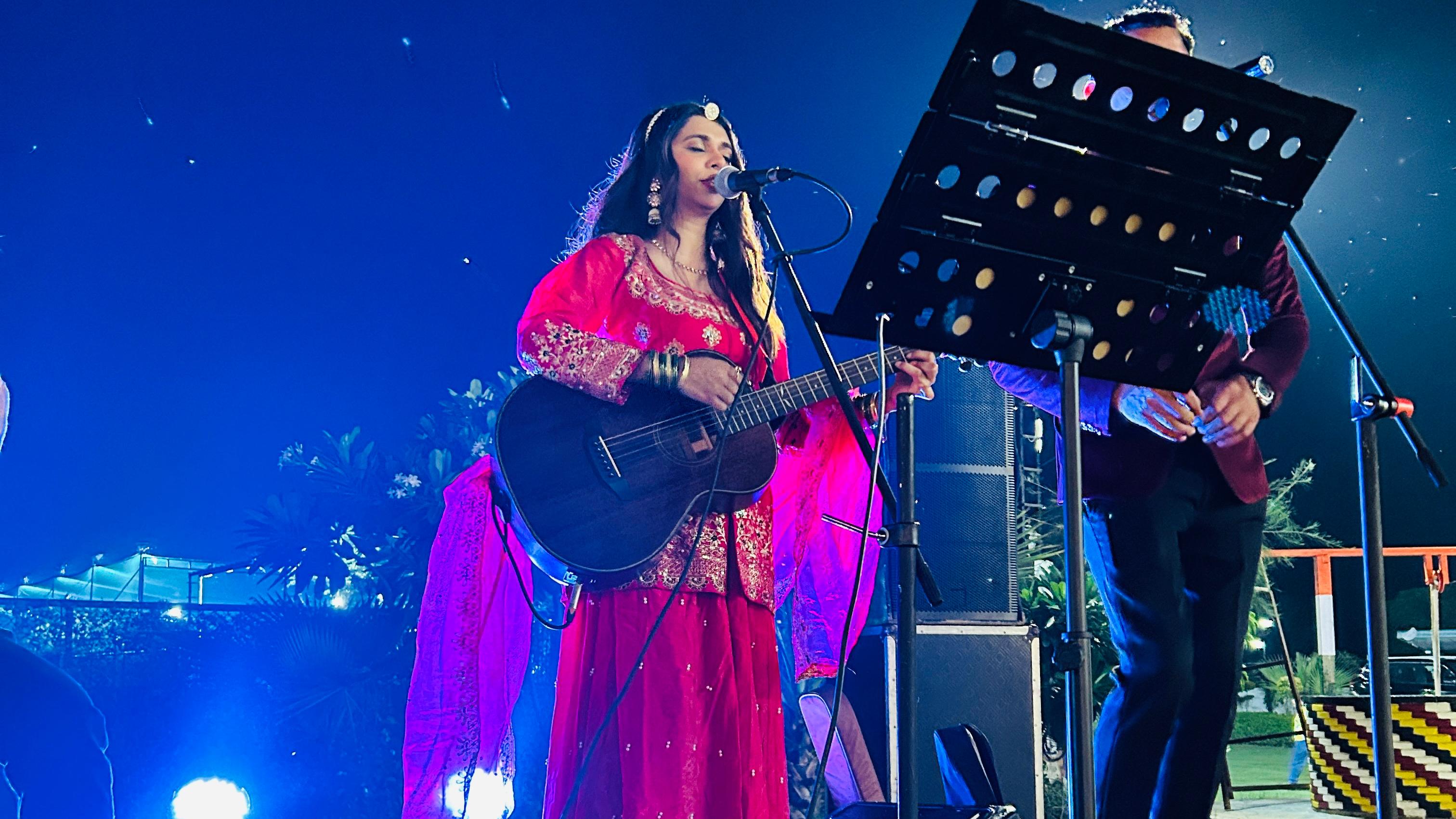 Bharti Rajput live performance