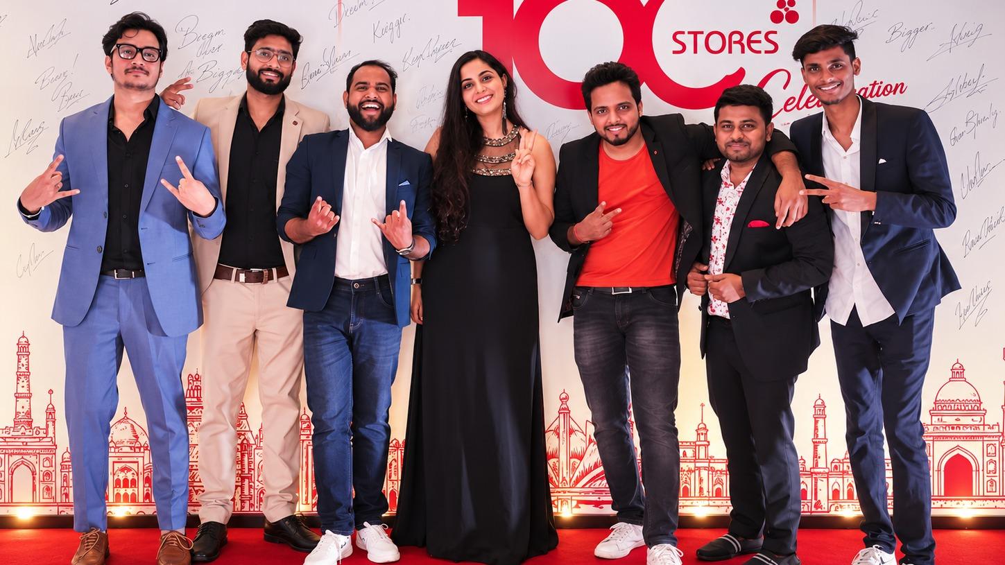Sudhir: Retro King live performance